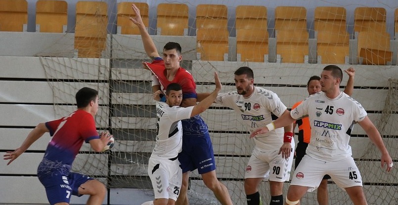 Гандболисты СКА проиграли венгерскому "Чурго" на предсезонном турнире в Словении