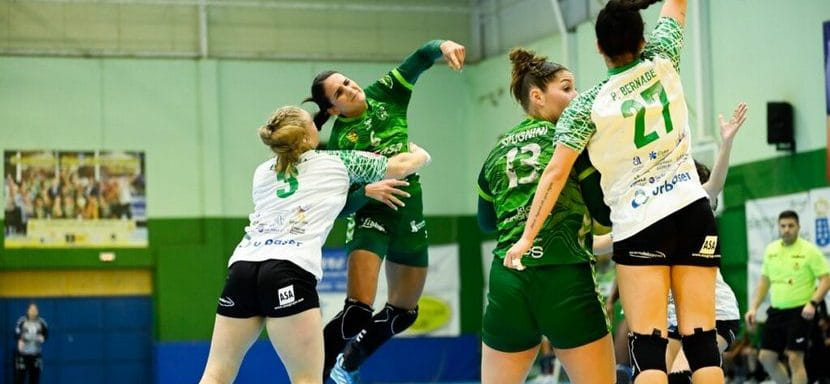 Вице-чемпионка мира-2019 в составе сборной Испании Альмудена Родригес из "Рокасы" выбыла на длительный срок из-за травмы колена