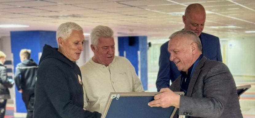 Олимпийские чемпионы Каршакевич, Шевцов и Тучкин получили памятные ретро фотографии