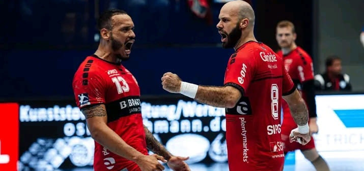 Бундеслига. "Мельзунген" одержал седьмую победу подряд в новом сезоне. "Гамбург" Азата Валиуллина взял верх над "Лемго"