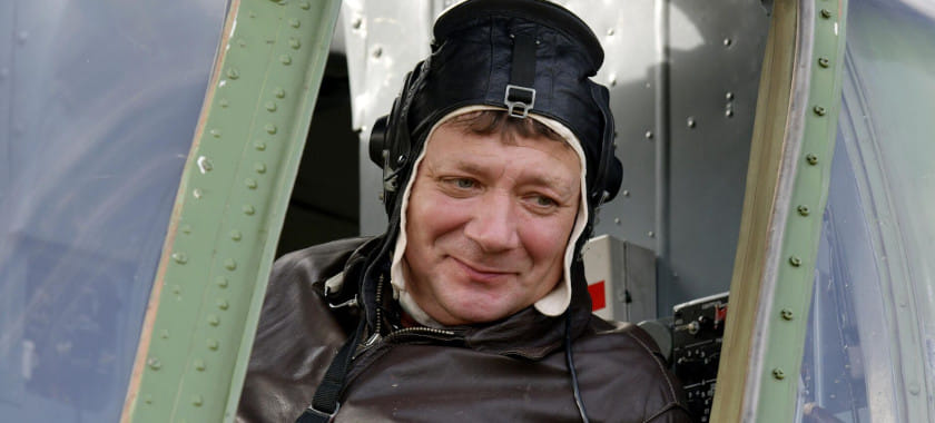 Актёр Ян Цапник: "Первый тренер и "Полёт" со мной на всю жизнь. Особенно вспоминаю этот запах зала, мяча…"