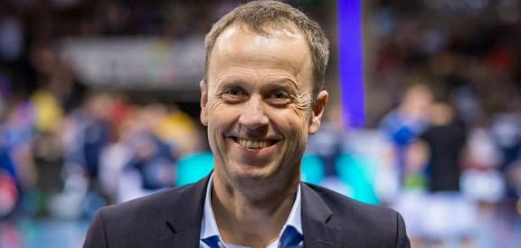 Германия. Управляющий директор бундеслиги Франк Боманн выступил за новый дресс-код — он предлагает играть в майках без рукавов