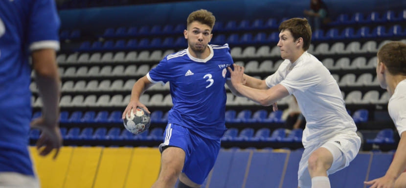 Молодежное первенство. В субботних матчах победы одержали дублеры СКИФа, "Невы" и "Чеховских Медведей". Результаты игрового дня