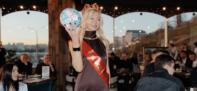 Ижевский "Университет" принял участие в благотворительном аукционе "Солнце в ладонях"