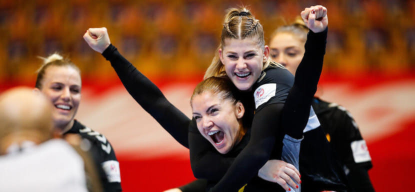 Турция. Официально. Крайние "Будучности" и сборной Черногории Йованка Радичевич и Майда Мехмедович перешли в "Кастамону"