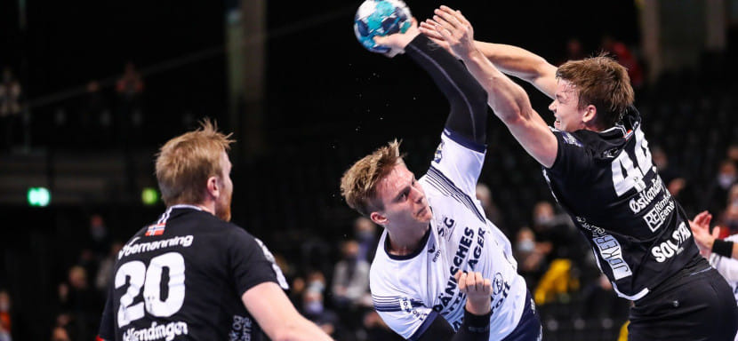 Лига чемпионов. "Фленсбург" и "Кельце" добились побед и продолжают лидировать в группе "А". "Вардар" сыграл вничью с "Порту"