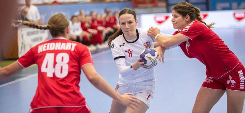 Правая полусредняя сборной Чехии Гелена Рышанкова восстановилась после разрыва "крестов" и продолжит карьеру в словацкой "Ювенте"