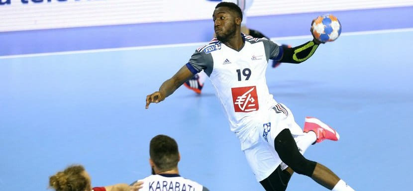 Франция. 3-кратный олимпийский чемпион, 38-летний правый крайний японского "Токио Тристарс" Люк Абало объявил о завершении игровой карьеры