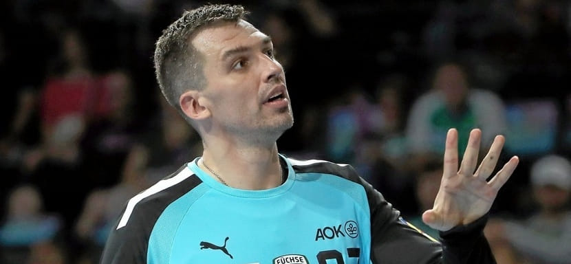 Вратарь сборной России Виктор Киреев, расставшийся с "Берлином", продолжит карьеру в петербургском "Зените" (ВИДЕО)