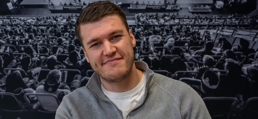 Левый полусредний сборной Исландии Элвар Йонссон сменит "Магдебург" на "Райн Лёвен" летом 2027 года