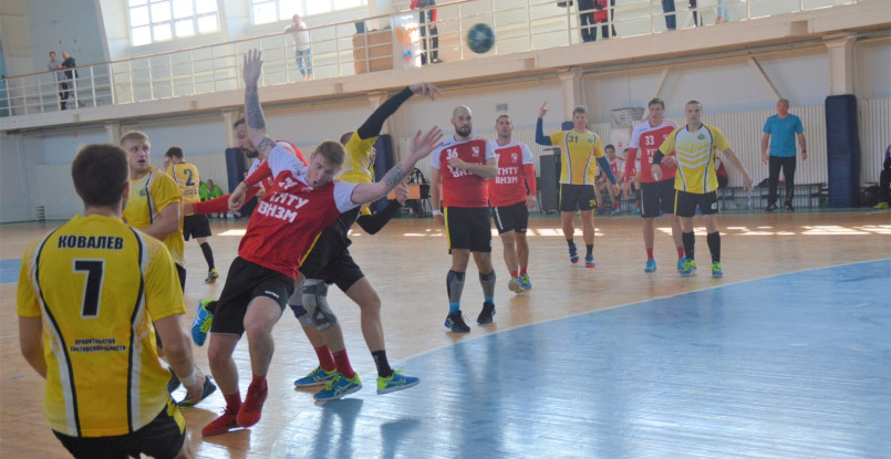 Мемориал Малютина в Саратове. Маски сброшены, но яснее не стало