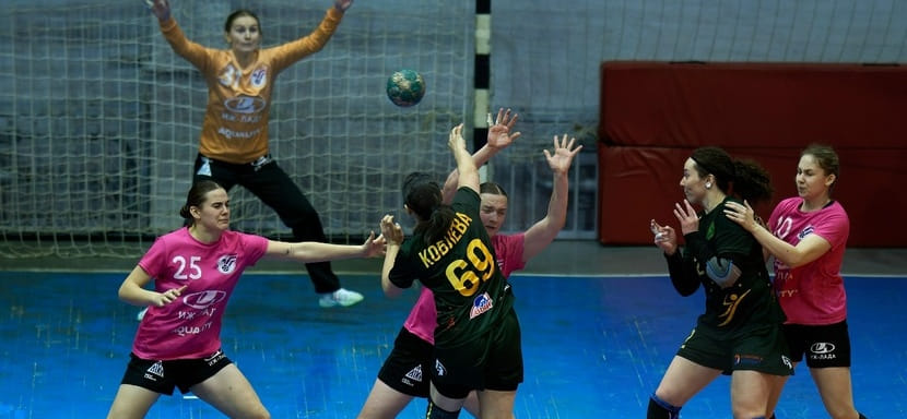 В женском чемпионате России сегодня состоятся два матча: в Майкоп приехал "Университет", "Луч" примет "Уфу-Алису"