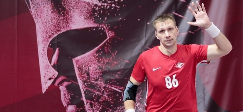 37-летний белорусский полусредний Евгений Семёнов, известный по выступлениям в российской Суперлиге, завершил игровую карьеру