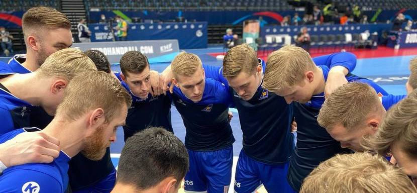ЧЕ-2022. В сборной Исландии перед матчем с черногорцами появились два новых игрока. Исо Слюйтерс поможет "Оранье" в поединке с хорватами