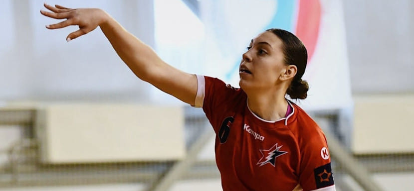 Юлия Бабенко. История гандбольной золушки: за три года — от теннисного корта до голов в Суперлиге