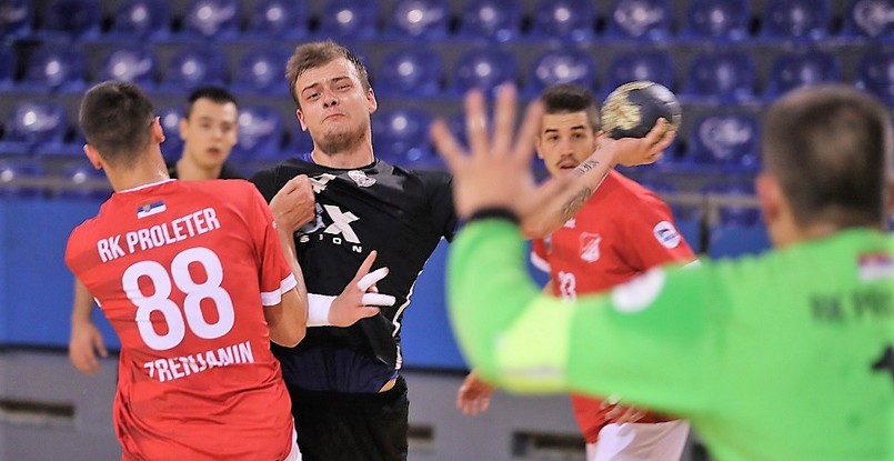 Балканы. Федерация гандбола Сербии оштрафовала "Партизан" на 30 тысяч динаров за поведение капитана команды Неманьи Живковича (ВИДЕО)