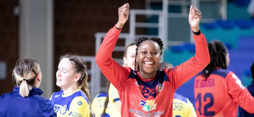 Франция. Вратарь "Сен-Амана" Мануэлла Дос Рейс продлила контракт с клубом