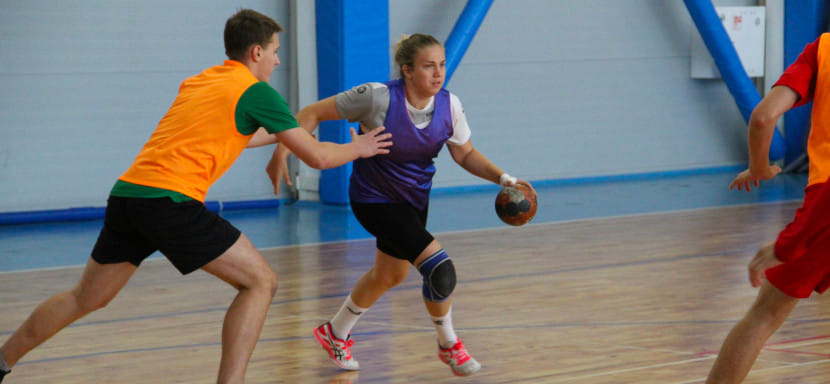 Товарищеский матч. Дубль "Акбузата" и основной состав "Уфы-Алисы" провели контрольную встречу. Победа осталась за командой парней