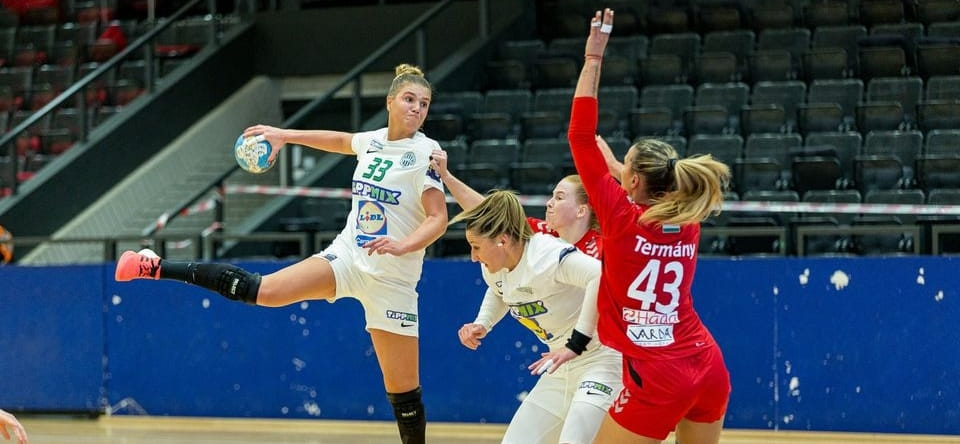 Женские топ-лиги. Ребусы высшей сложности: бои с календарем, эвакуация из Парижа, Пена без волны