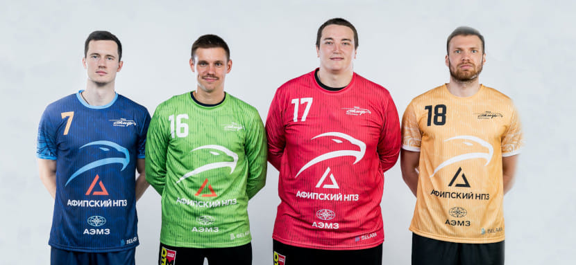 "Гостевой комплект преимущественно выполнен в двух цветах: жёлтом и белом". СКИФ презентовал новую форму на сезон-2025/26