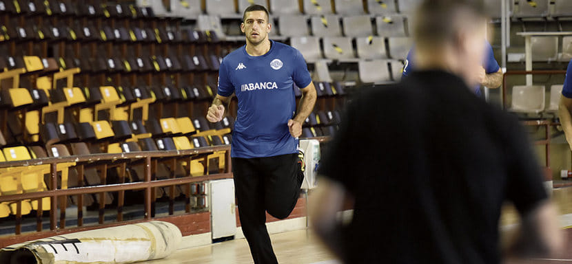 Франция. Вратарь сборной Сербии и шведского "Шёвде" Милан Бомаштар со следующего сезона будет играть за "Шартр"