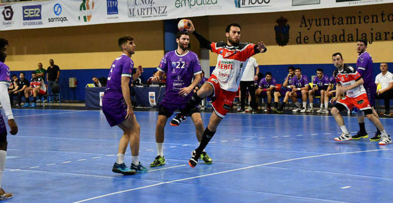 Испания. Восемнадцатый тур завершился победами "Сагунто", "Гвадалахары" и "Пуэнте-Хениля"