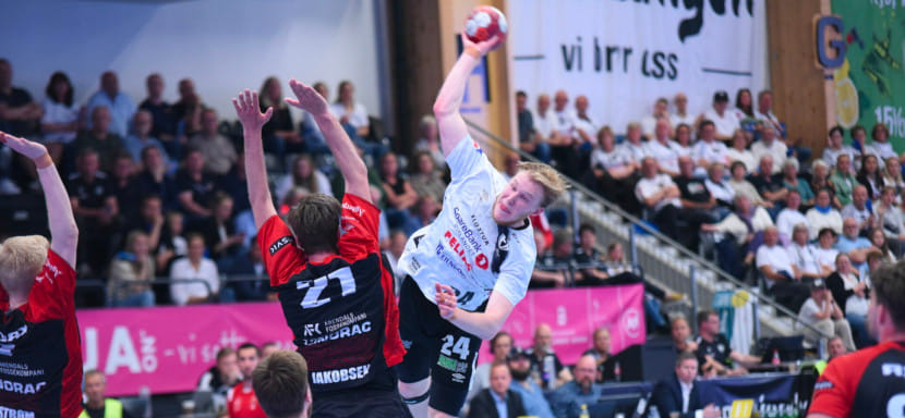 Норвегия. В четвёртом матче финальной серии мужского чемпионата "Эльверум" обыграл "Арендал" и завоевал трофей в третий раз подряд