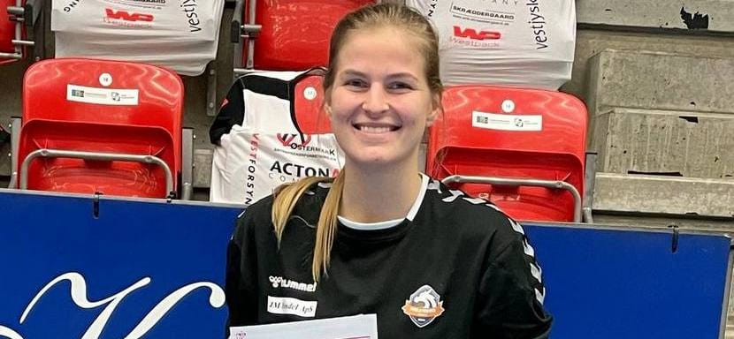 Дания. Правая полусредняя "Хольстебро" Лерке Кристенсен продлила контракт с клубом