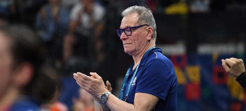 Оливье Крюмбольц после победы в матче со сборной Анголы: "Мелин Ноканди столкнулась с соперницей, но с ней всё должно быть в порядке"