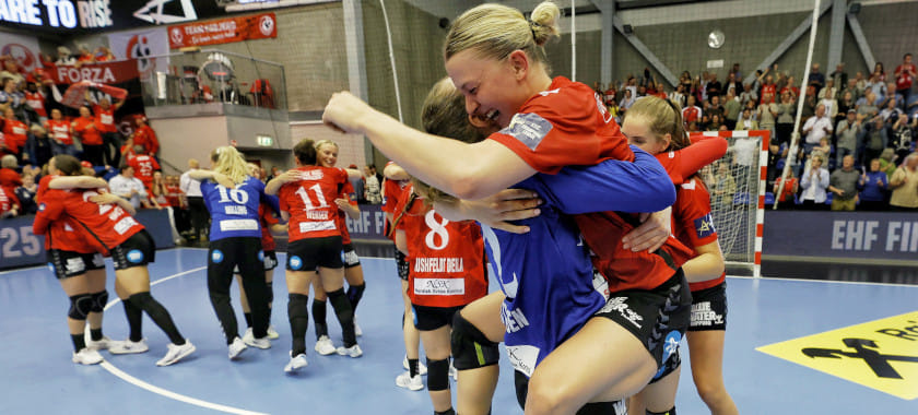 Два датских клуба попали в топ-4 женской Лиги чемпионов впервые с 2006 года. Две команды из одной страны сыграют в "финале четырёх" во второй раз