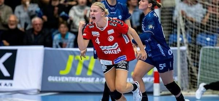 Дания. Левая полусредняя Микала Мёллер пролонгировала трудовой договор с "Эсбьергом"