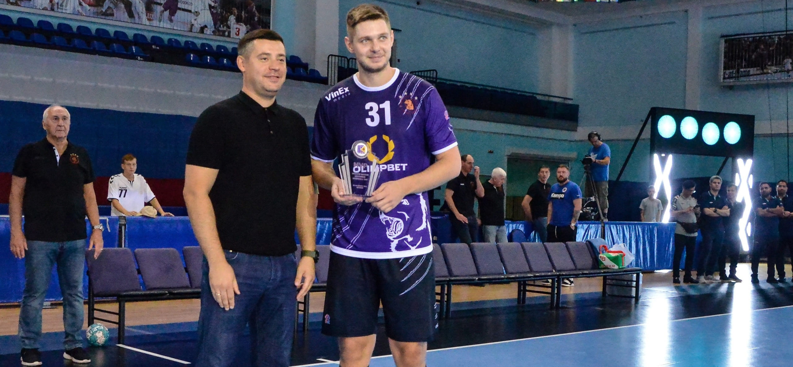 Кубок губернатора. Линейный "Чеховских медведей" Виктор Фурцев — самый ценный игрок турнира в Подмосковье