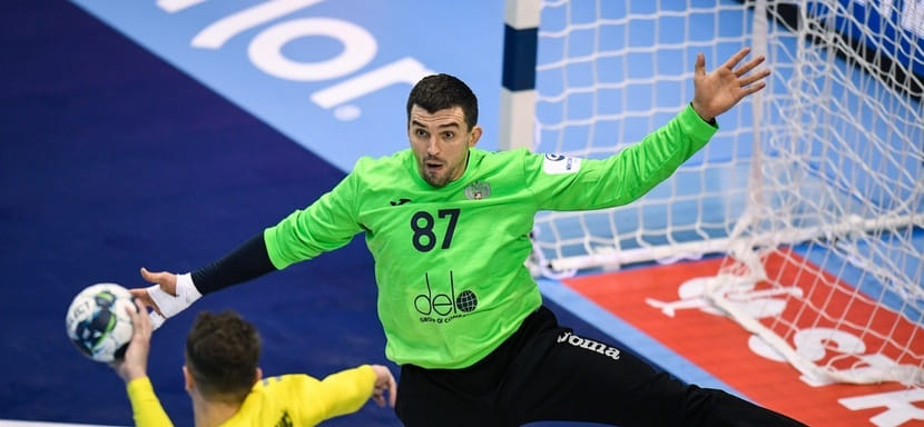 ЧЕ-2022. Сэйв россиянина Виктора Киреева вошел в пятерку лучших вратарских спасений по итогам матчей вторника (ВИДЕО)