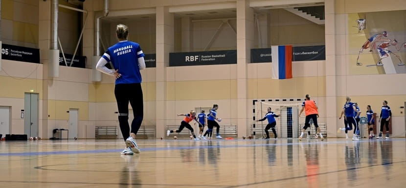 Олимпиада. Главный тренер женской сборной России Алексей Алексеев назвал окончательный состав на Игры. В Токио отправятся 17 гандболисток