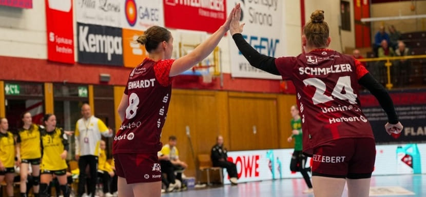 Игроки сборной Германии линейная Майке Шмельцер и полусредняя Лена Дегенхардт остаются в "Бенсхайме"