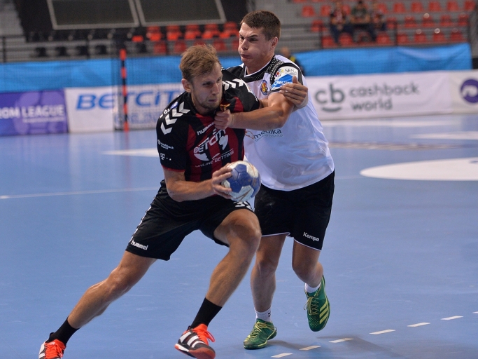 Левый полусредний "Вардара" Сергей Горбок успешно прооперирован в Загребе. Возвращение на площадку ожидается в конце сезона