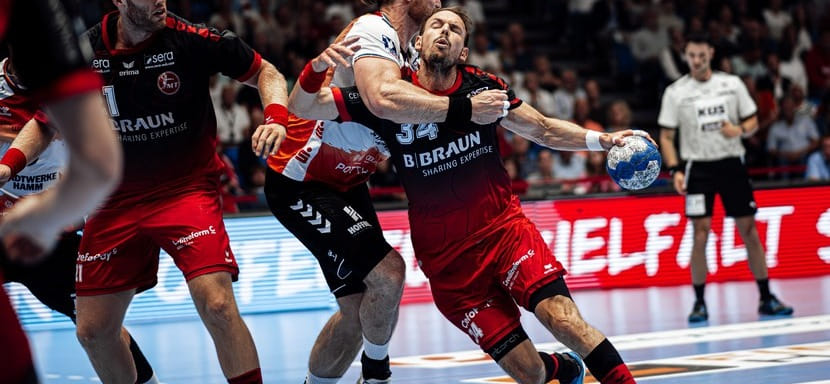 Бундеслига. Официально. Чемпион Европы-2016 Кай Хефнер сменил "Мельзунген" на "Штутгарт"