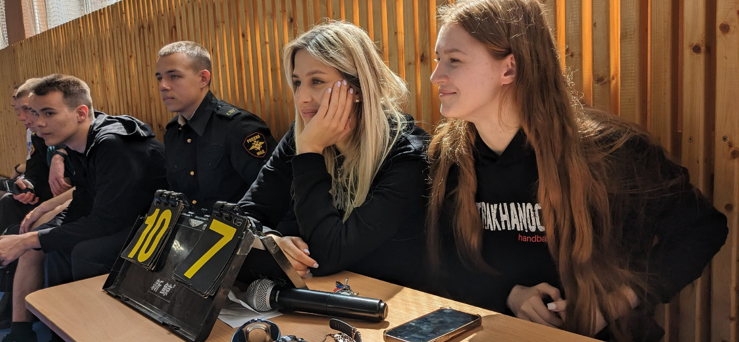 Olimpbet Суперлига. Гандболистки "Астраханочки" и тренер Михаил Измайлов приняли участие в празднике, посвященном столетию "Динамо" (ФОТО)