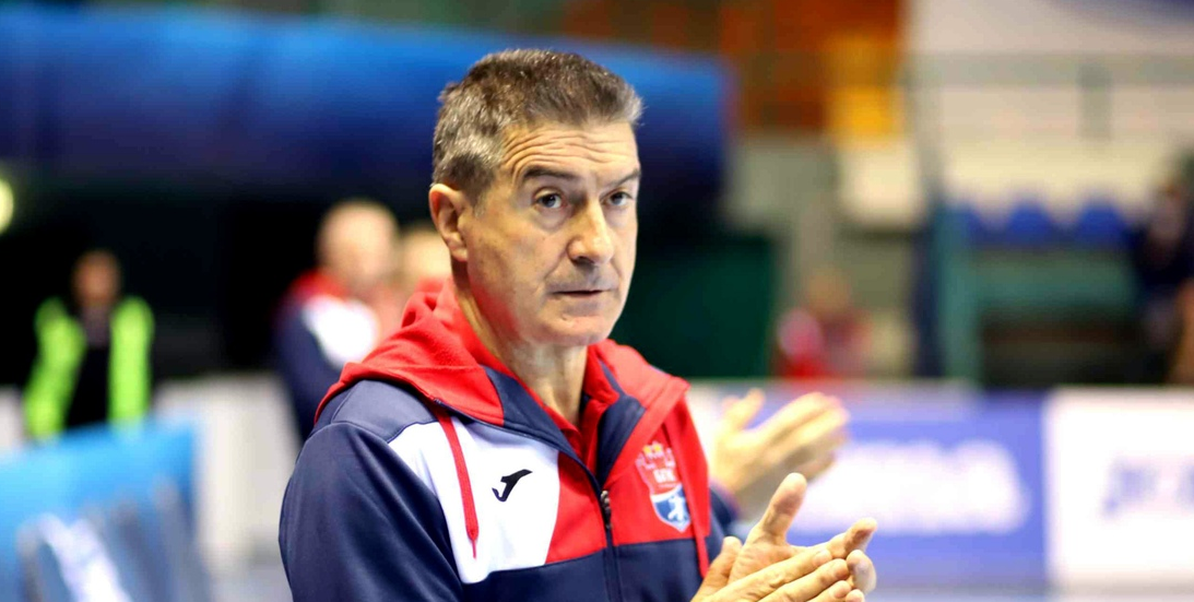 Маноло Каденас не намерен уходить из сборной Аргентины ради работы в Бресте. Он поставил ультиматум Александру Мешкову?