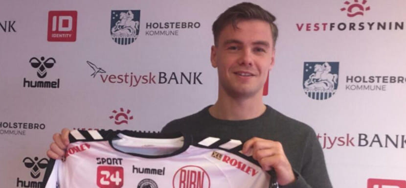 Дания. Правый крайний сборной Исландии Один Тор Рихардссон перешел в "Хольстебро" из "Гудме"