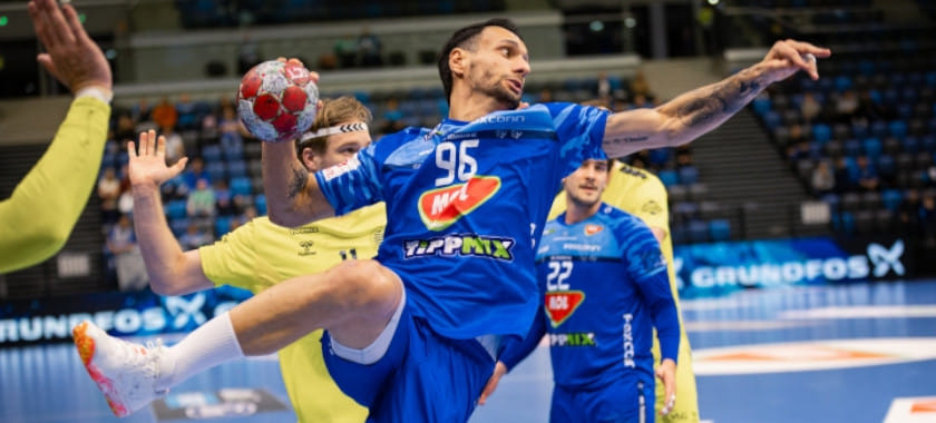 "Татабанья" Житникова потеряла первые очки в сезоне чемпионата Венгрии, уступив "Ференцварошу". "Пик" Калараша выиграл