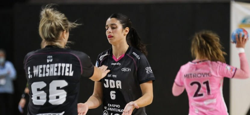 Франция. Матч "Безансона" и "Дижона" отменен. У гандболистки резервного состава "Дижона" обнаружен коронавирус