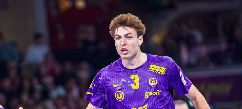 "ПСЖ" в гостях уступил "Нанту" в чемпионате Франции. Команды возглавляют таблицу, но по потерянным очкам они равны