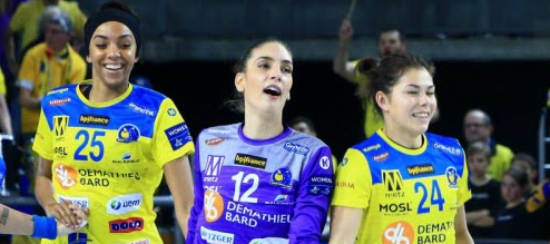 Delo Лига чемпионов. Сэйв голкипера "Меца" Иваны Капитанович после броска Анны Сень — в пятерке лучших в первом туре основного раунда