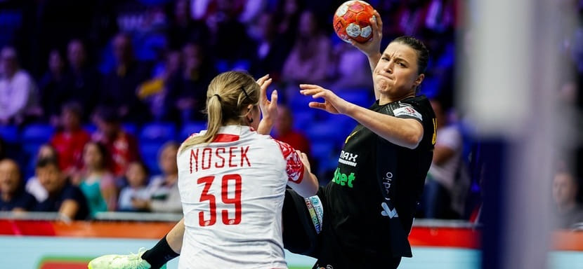 На старте игрового дня на женском чемпионате Европы сборная Черногории добилась победы над соперницами из Польши