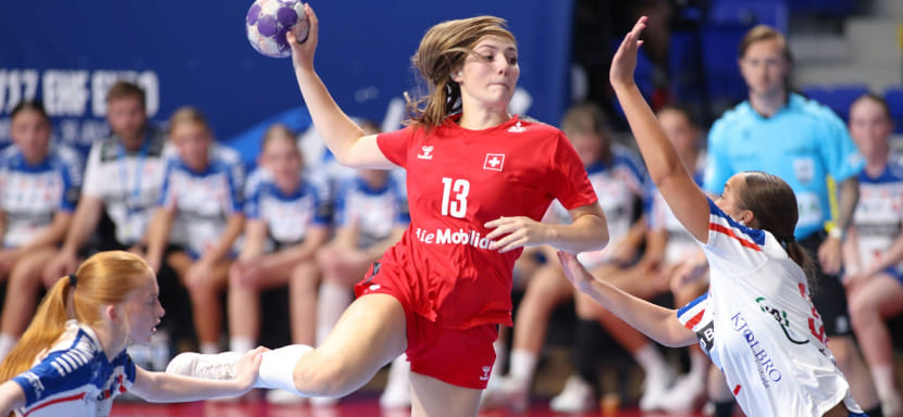 Девичьи сборные Франции и Швейцарии одержали вторые победы и гарантировали себе место в основном раунде чемпионата Европы-2025 (U-17)