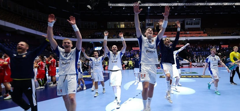 Сборная Исландии вышла в полуфинал чемпионата Европы после победы над словенцами. Испанцы проиграли португальцам