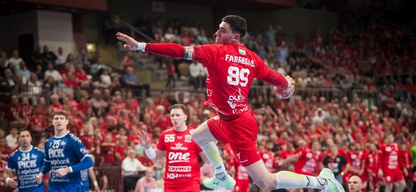 "Барселона" объявила о переходе Людовика Фабрегаса. Олимпийский чемпион ранее выступал за каталонцев на протяжении пяти лет