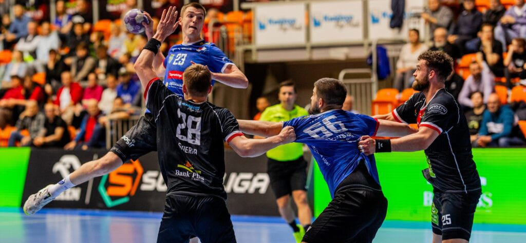 В польском чемпионате "Гвардия" преподнесла сюрприз, победив на выезде "Квидзынь" с разницей в 7 мячей