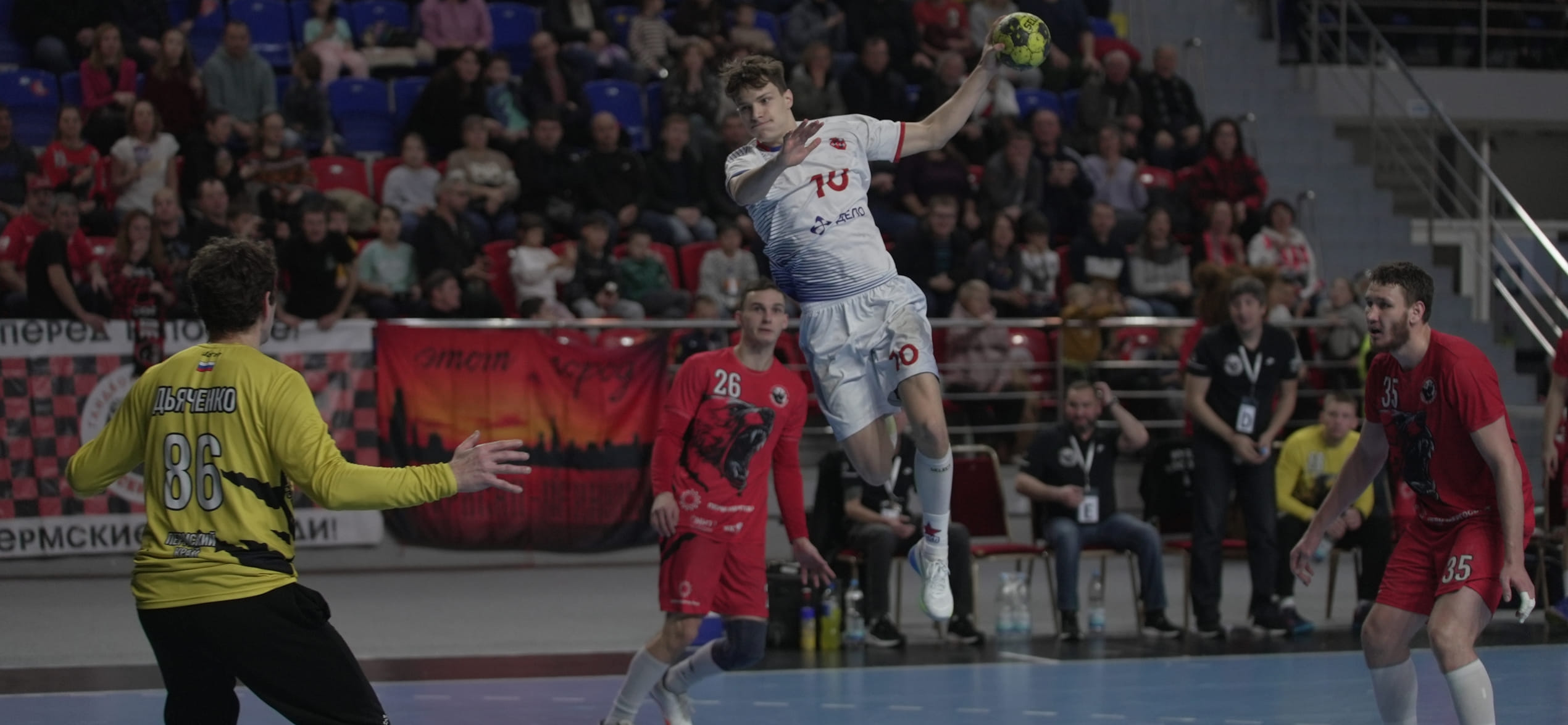 Правый крайний Иван Ерканов признан лучшим игроком московского ЦСКА по итогам ноября